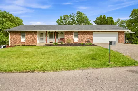 2815 Boggs Rd, Zanesville, OH 43701