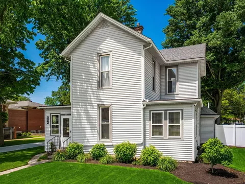 304 E High St, Ashley, OH 43003
