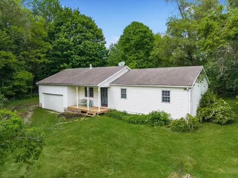 9530 Bennington Chapel Rd, Centerburg, OH 43011