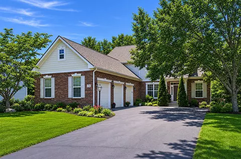 8582 Maple Leaf Ct, Powell, OH 43065
