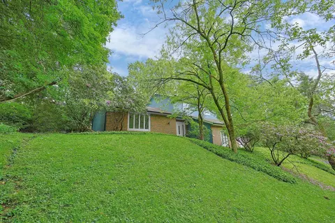 52 Spruce Dr NE, Granville, OH 43023