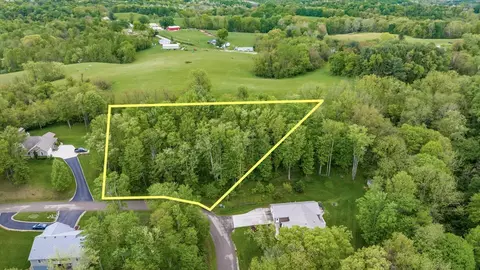 2950 Corbin Dr, Zanesville, OH 43701