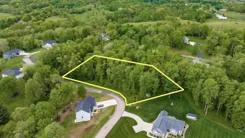 3075 Corbin Dr, Zanesville, OH 43701