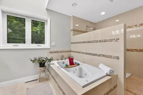 Bath - 7207 Coonpath Rd NW, Carroll, OH 43112 photo 7 of 13