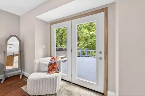 Entry Way - 7207 Coonpath Rd NW, Carroll, OH 43112 photo 5 of 9