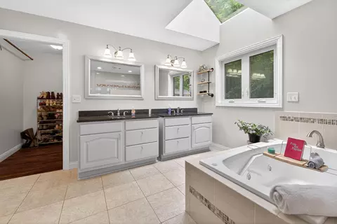 Bath - 7207 Coonpath Rd NW, Carroll, OH 43112 photo 11 of 13