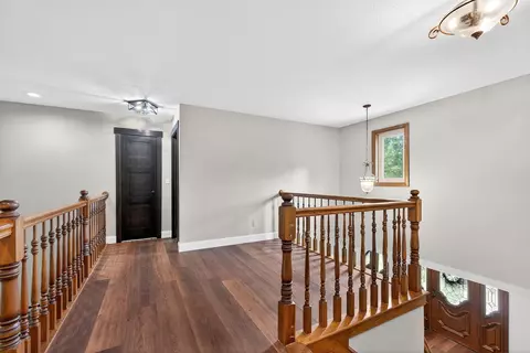 Entry Way - 7207 Coonpath Rd NW, Carroll, OH 43112 photo 2 of 9