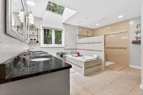 Bath - 7207 Coonpath Rd NW, Carroll, OH 43112 photo 8 of 13