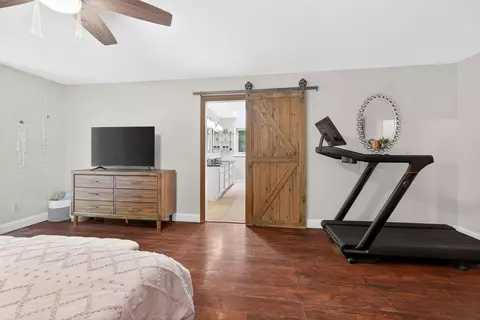 Bedroom - 7207 Coonpath Rd NW, Carroll, OH 43112 photo 4 of 7