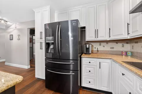 Kitchen - 7207 Coonpath Rd NW, Carroll, OH 43112 photo 5 of 6