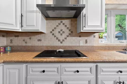Kitchen - 7207 Coonpath Rd NW, Carroll, OH 43112 photo 3 of 6