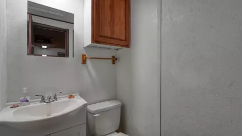 Bath - 280 Virginia Ridge Rd, Philo, OH 43771 photo 3 of 4