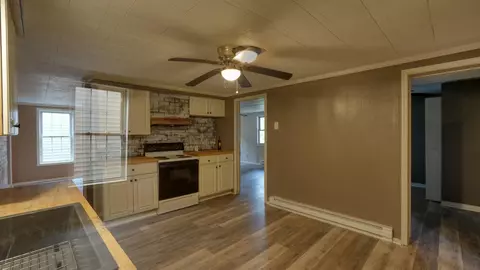 Entry Way - 280 Virginia Ridge Rd, Philo, OH 43771 photo 5 of 7