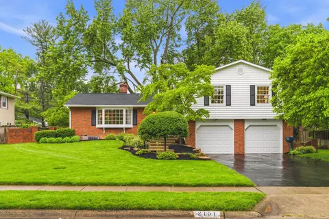 2151 Pinebrook Rd, Columbus, OH 43220