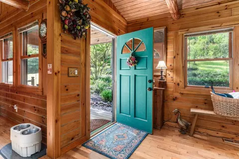 Entry Way - 31280 Anglebrook Ln, Logan, OH 43138 photo 1 of 4