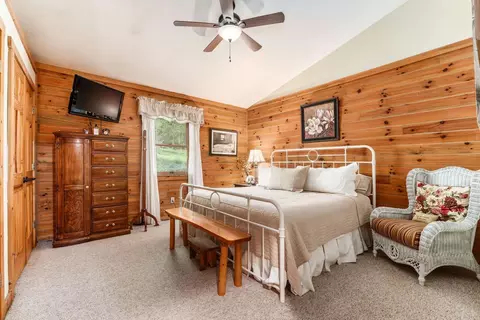 Bedroom - 31280 Anglebrook Ln, Logan, OH 43138 photo 2 of 4