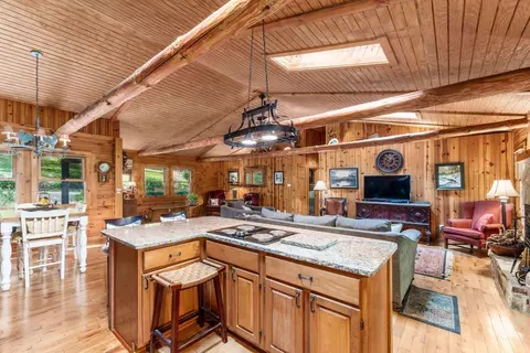 Kitchen - 31280 Anglebrook Ln, Logan, OH 43138 photo 2 of 6
