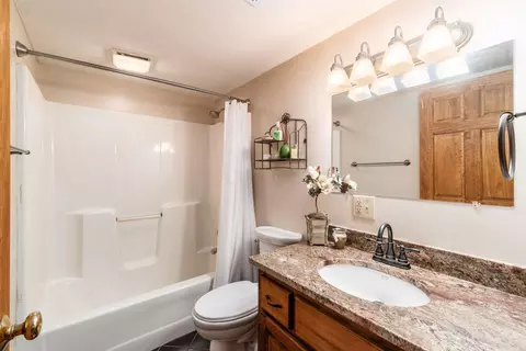 Bath - 31280 Anglebrook Ln, Logan, OH 43138 photo 3 of 3