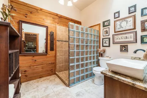 Bath - 31280 Anglebrook Ln, Logan, OH 43138 photo 1 of 3