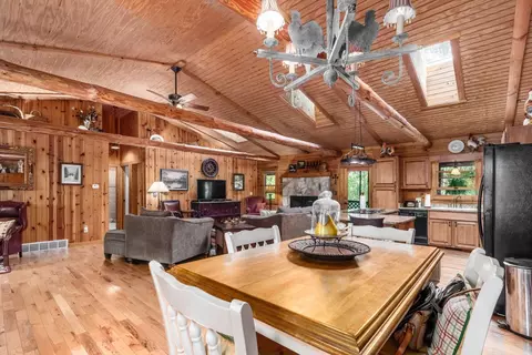 Dining - 31280 Anglebrook Ln, Logan, OH 43138 photo 2 of 4