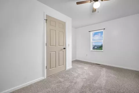 Bedroom - 8885 Water St, Orient, OH 43146 photo 6 of 11