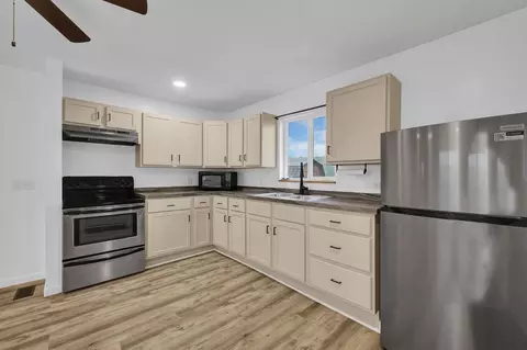 Kitchen - 8885 Water St, Orient, OH 43146 photo 2 of 2