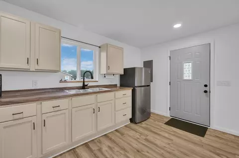 Entry Way - 8885 Water St, Orient, OH 43146 photo 1 of 1
