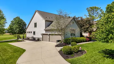 5160 Old Field Ct, Westerville, OH 43082