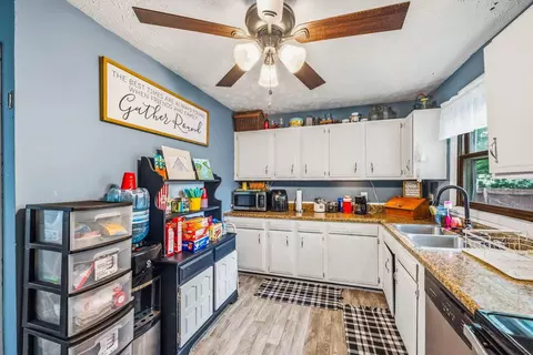 Kitchen - 550 E Farming St, Marion, OH 43302 photo 1 of 3
