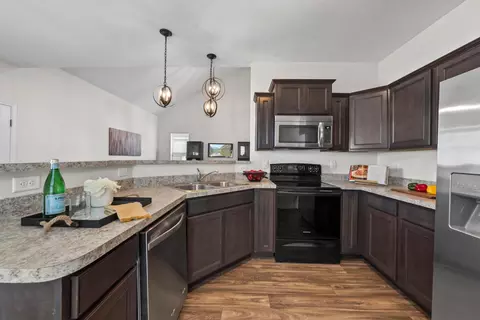 Kitchen - 5452 Spring River Ave, Dublin, OH 43016 photo 1 of 2