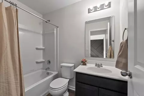 Bath - 5452 Spring River Ave, Dublin, OH 43016 photo 4 of 4