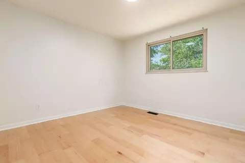 Bedroom - 2400 Willis Rd, Dublin, OH 43016 photo 5 of 6