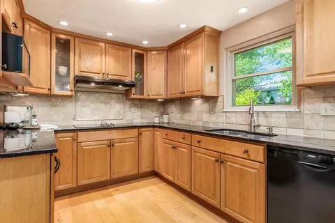 Kitchen - 2400 Willis Rd, Dublin, OH 43016 photo 2 of 4
