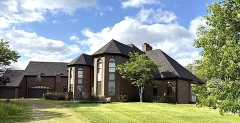 4020 Dillon Hills Dr, Nashport, OH 43830