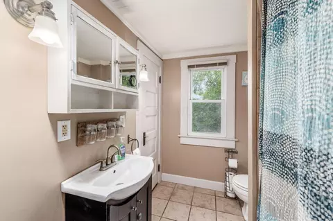 Bath - 224 Hunter St, Newark, OH 43055 photo 1 of 2
