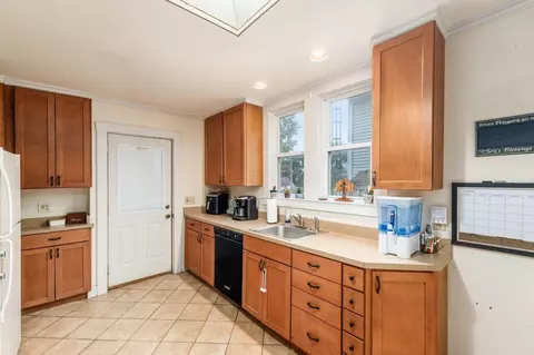 Kitchen - 224 Hunter St, Newark, OH 43055 photo 1 of 2