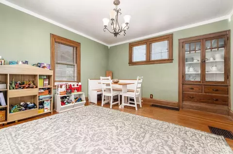 Dining - 224 Hunter St, Newark, OH 43055 photo 2 of 2