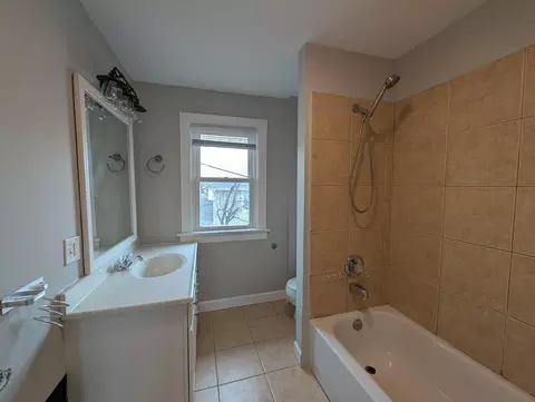 Bath - 288 E Morrill Ave, Columbus, OH 43207 photo 1 of 1