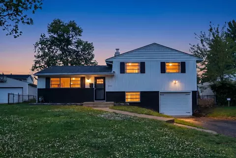 1053 Carrousel Dr E, Reynoldsburg, OH 43068