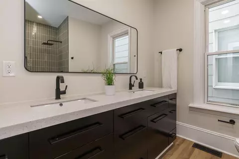 Bath - 348 E Morrill Ave, Columbus, OH 43207 photo 1 of 5