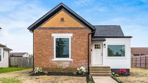 182 High St, Roseville, OH 43777