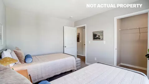 Bedroom - 218 Vine Grove Dr, Circleville, OH 43113 photo 5 of 10