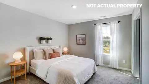 Bedroom - 218 Vine Grove Dr, Circleville, OH 43113 photo 7 of 10