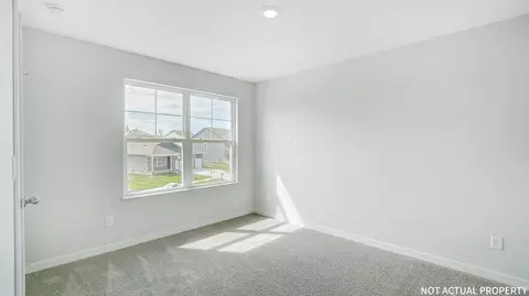 Bedroom - 218 Vine Grove Dr, Circleville, OH 43113 photo 2 of 10