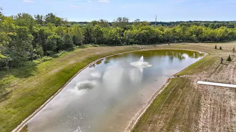 View/Area - 218 Vine Grove Dr, Circleville, OH 43113 photo 8 of 11