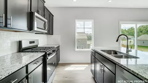 Kitchen - 218 Vine Grove Dr, Circleville, OH 43113 photo 6 of 6