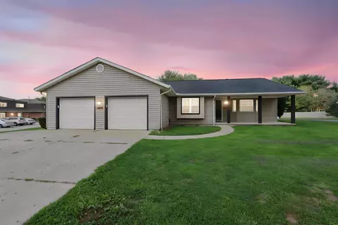 1607 Doaks Ln, Zanesville, OH 43701