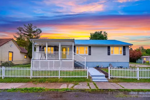 162 Church St, Hamden, OH 45634