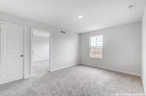 Bedroom - 230 Vine Grove Dr, Circleville, OH 43113 photo 1 of 10
