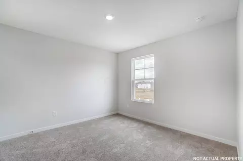 Bedroom - 230 Vine Grove Dr, Circleville, OH 43113 photo 5 of 10